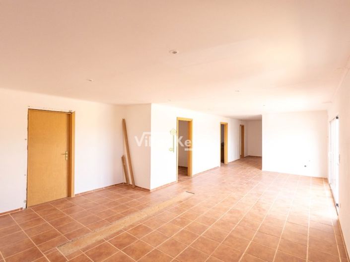 Image No.64-8 Bed Farmhouse for sale