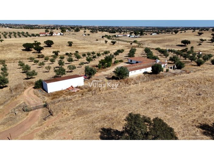 Image No.68-8 Bed Farmhouse for sale