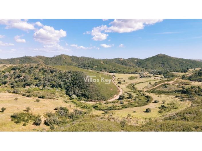 Image No.11-3 Bed House for sale