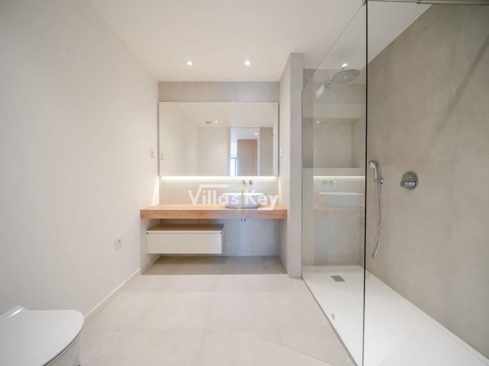 Image No.20-2 Bed Apartment for sale