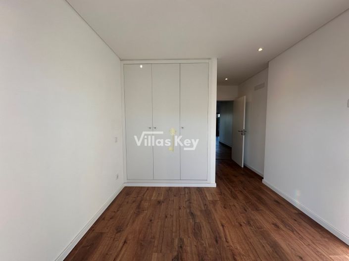 Image No.15-2 Bed Apartment for sale