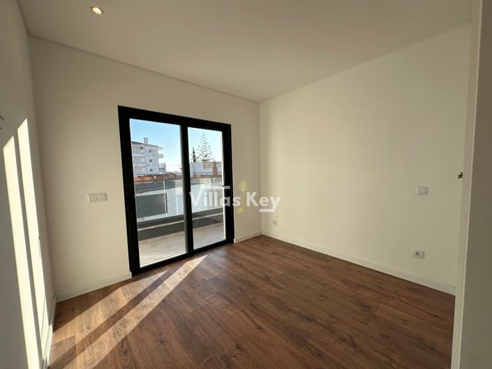 Image No.16-2 Bed Apartment for sale