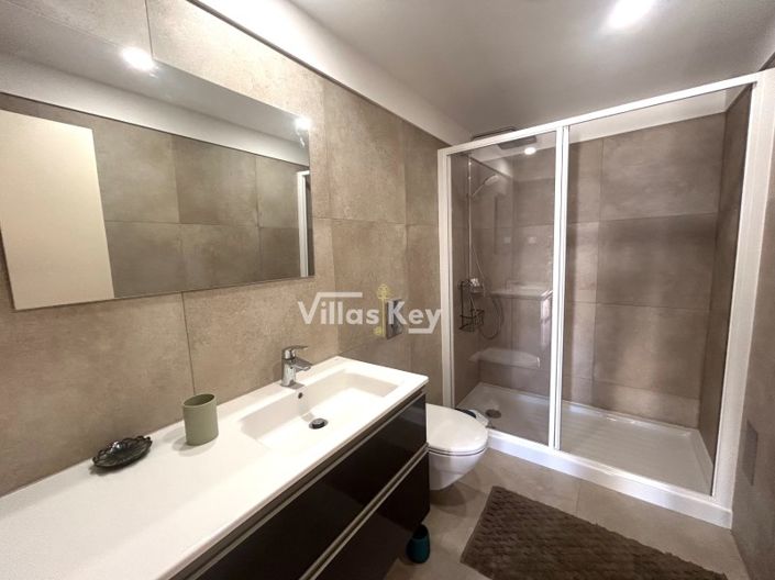 Image No.11-7 Bed House for sale