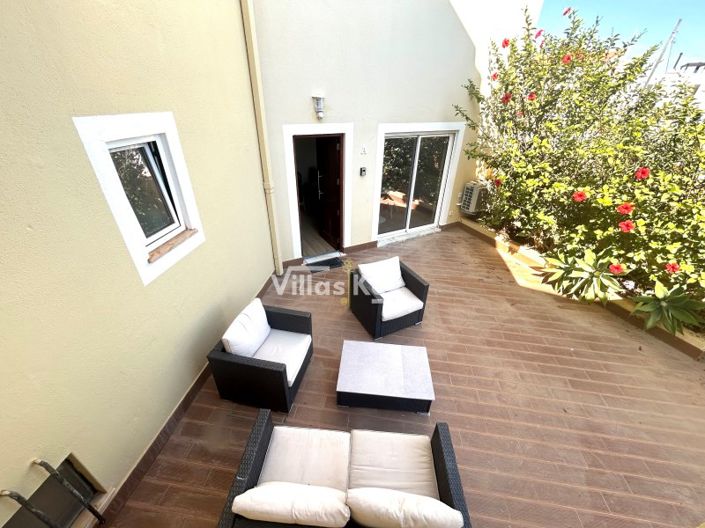 Image No.20-7 Bed House for sale