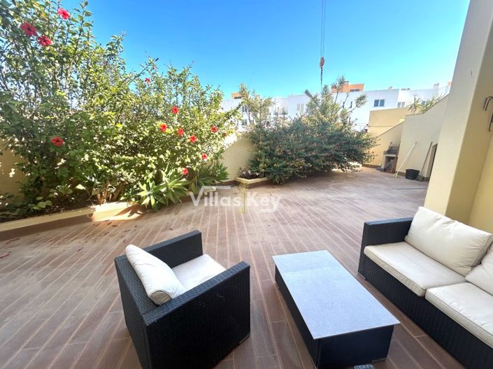 Image No.26-7 Bed House for sale