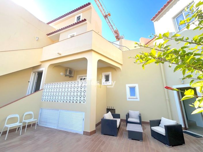 Image No.4-7 Bed House for sale