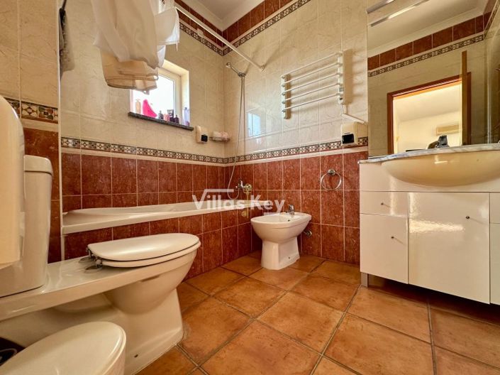 Image No.24-2 Bed Apartment for sale