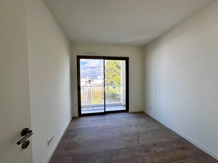 Image No.19-2 Bed Apartment for sale