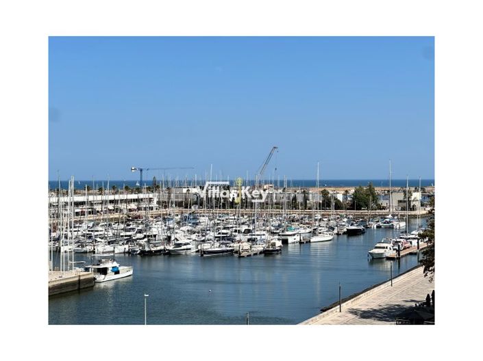 Image No.2-Appartement de 3 chambres à vendre à Lagos