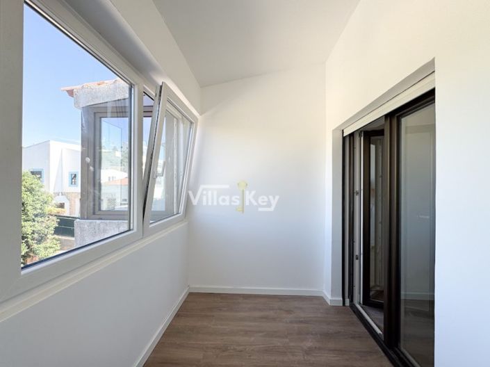 Image No.17-2 Bed Apartment for sale