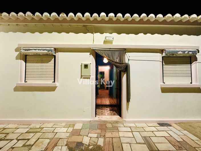 Image No.1-2 Bed House for sale