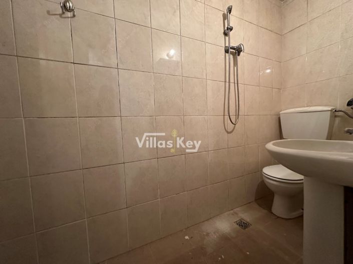 Image No.5-2 Bed House for sale