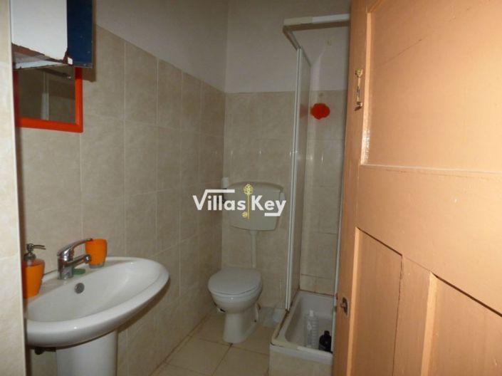 Image No.13-10 Bed House for sale