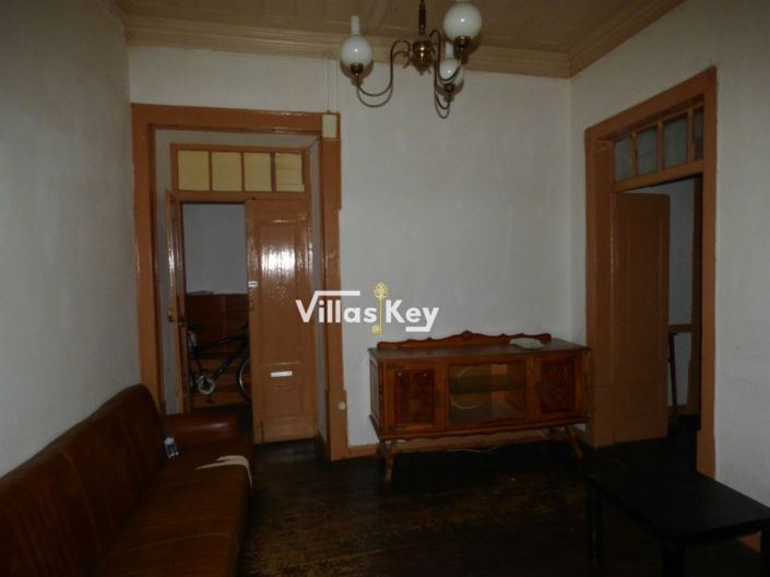 Image No.21-10 Bed House for sale