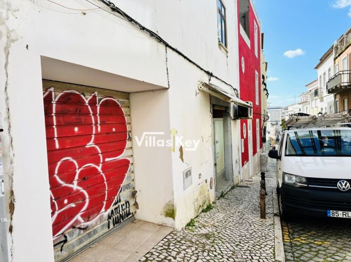 Image No.25-10 Bed House for sale