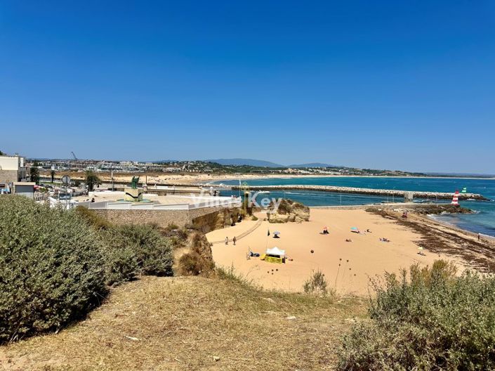 Image No.33-10 Bed House for sale