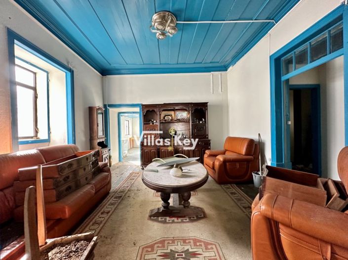 Image No.5-10 Bed House for sale