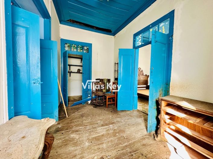 Image No.7-10 Bed House for sale