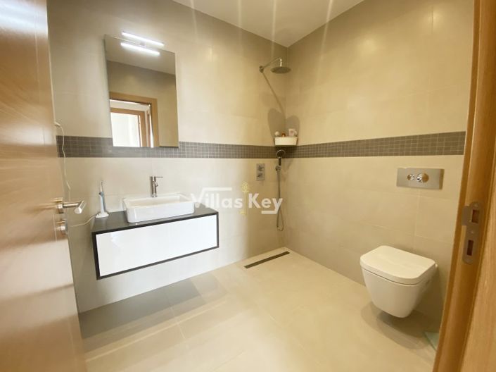 Image No.18-2 Bed Apartment for sale