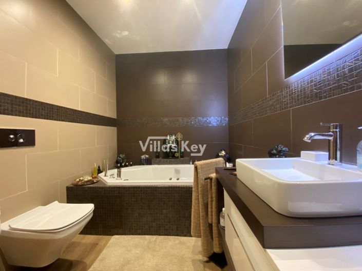 Image No.22-2 Bed Apartment for sale