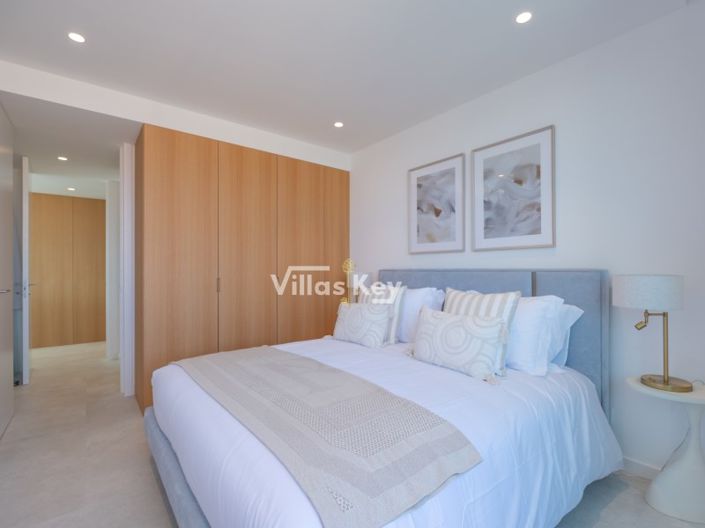 Image No.10-3 Bed Apartment for sale