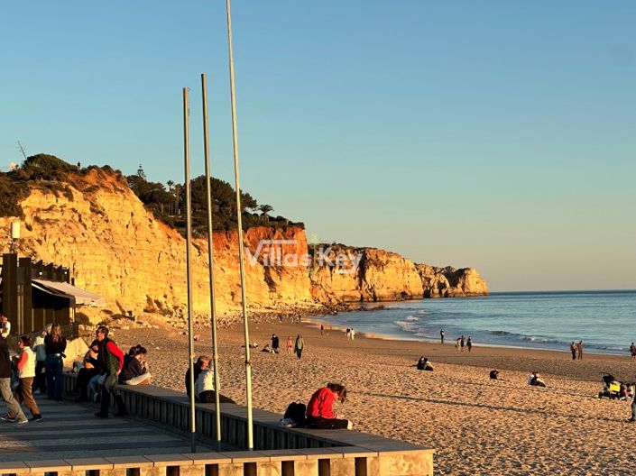 Image No.19-3 Bed Apartment for sale