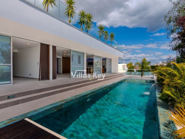 Image No.1-Maison de 4 chambres à vendre à Lagos