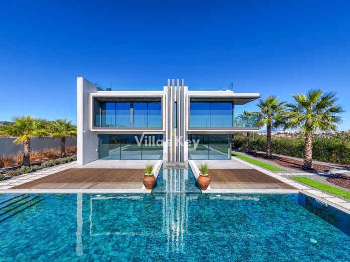 Image No.1-4 Bed House for sale