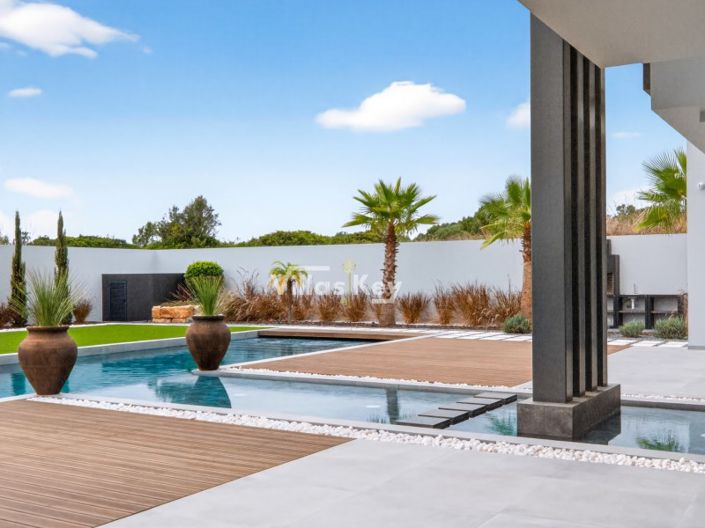 Image No.11-4 Bed House for sale