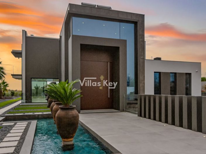 Image No.3-4 Bed House for sale