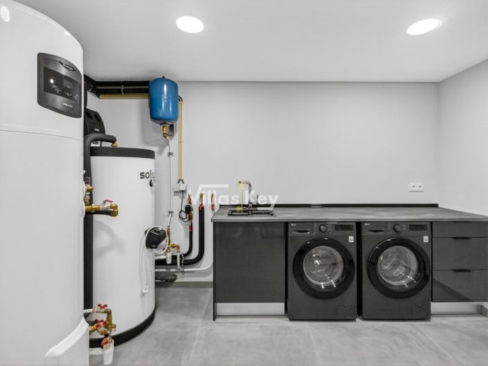 Image No.37-4 Bed House for sale