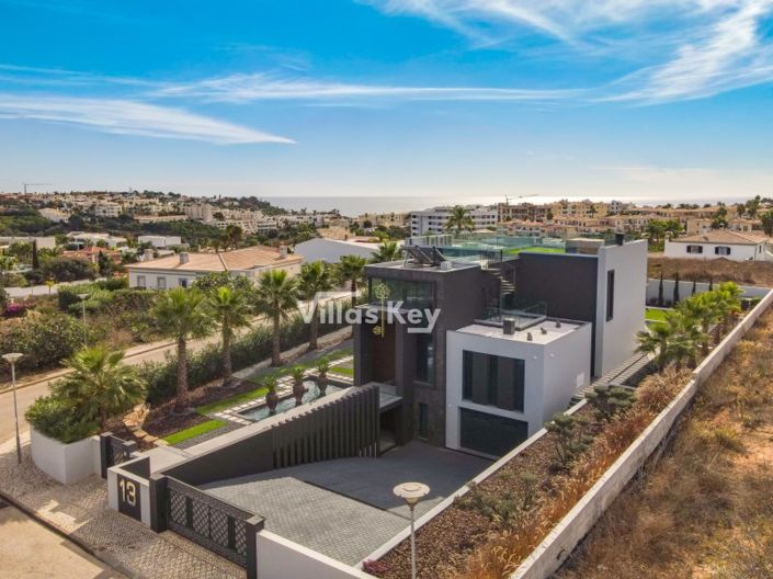 Image No.41-4 Bed House for sale