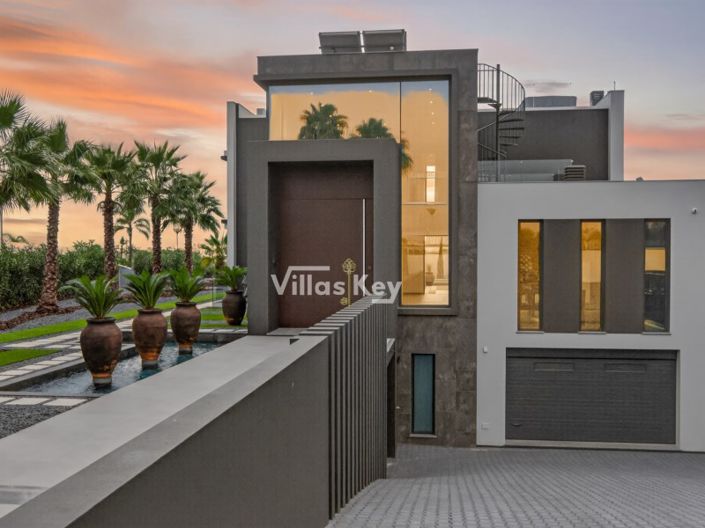 Image No.49-4 Bed House for sale