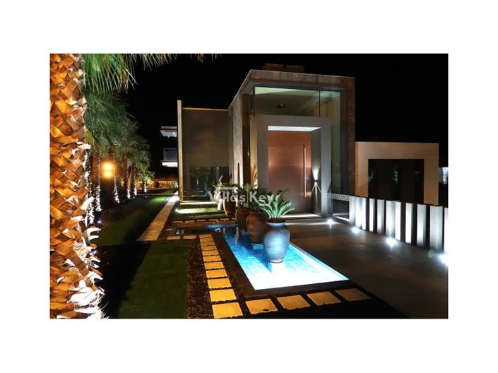 Image No.51-4 Bed House for sale