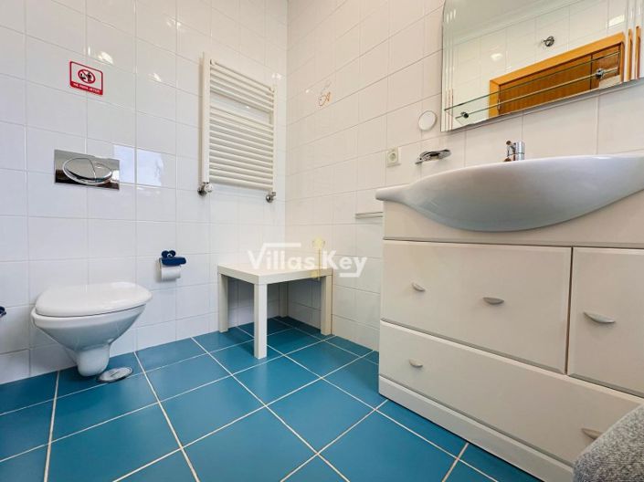 Image No.15-4 Bed House for sale