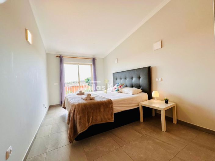 Image No.18-4 Bed House for sale