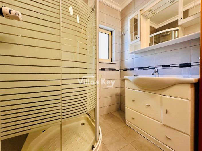 Image No.23-4 Bed House for sale