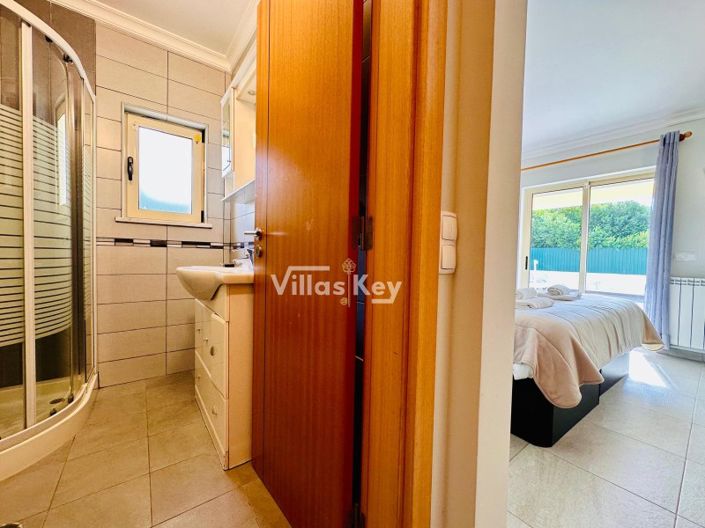 Image No.25-4 Bed House for sale