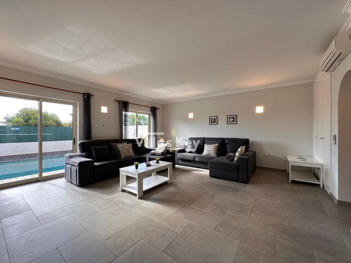 Image No.27-4 Bed House for sale