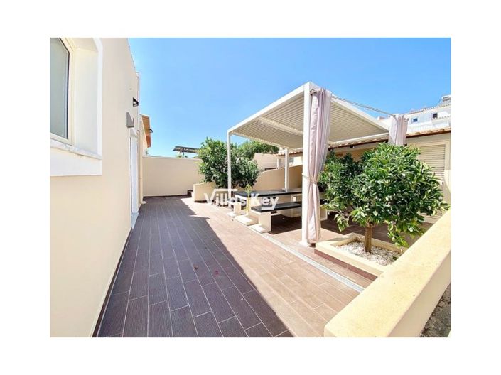 Image No.31-4 Bed House for sale