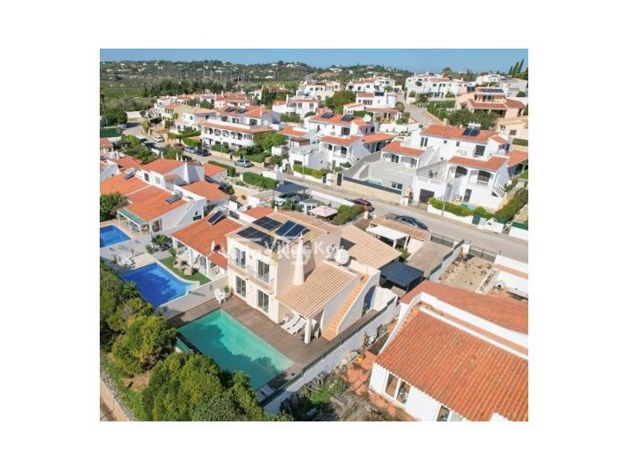 Image No.34-4 Bed House for sale