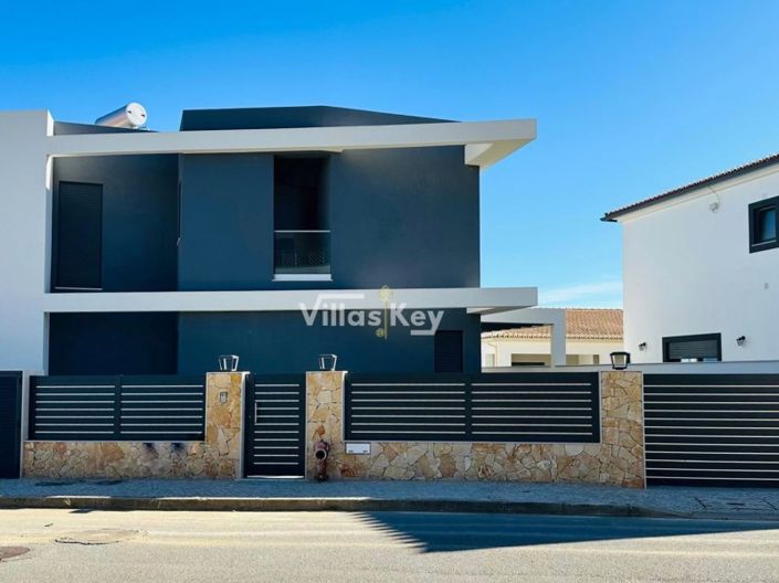 Image No.1-3 Bed House for sale