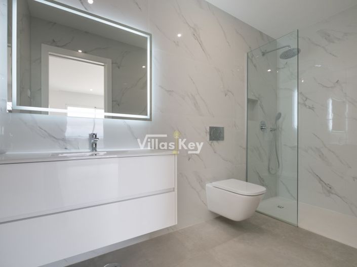 Image No.18-3 Bed House for sale