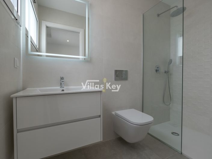 Image No.19-3 Bed House for sale