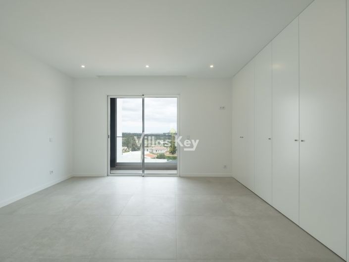 Image No.21-3 Bed House for sale