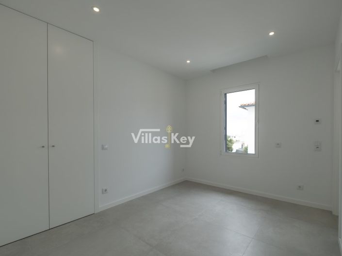 Image No.26-3 Bed House for sale