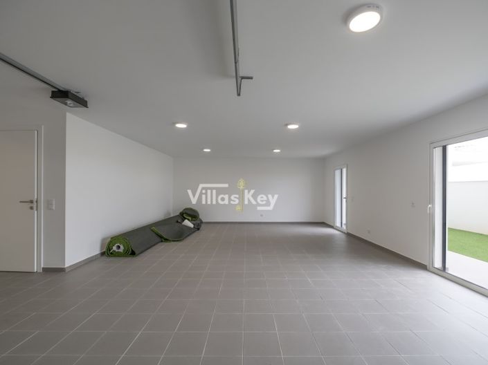 Image No.30-3 Bed House for sale