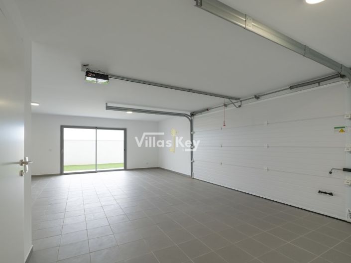 Image No.33-3 Bed House for sale