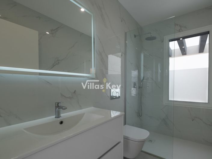 Image No.8-3 Bed House for sale