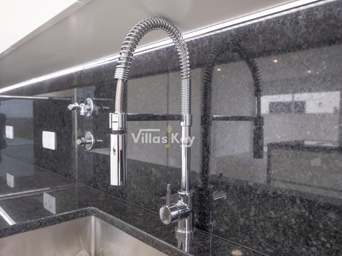 Image No.9-3 Bed House for sale